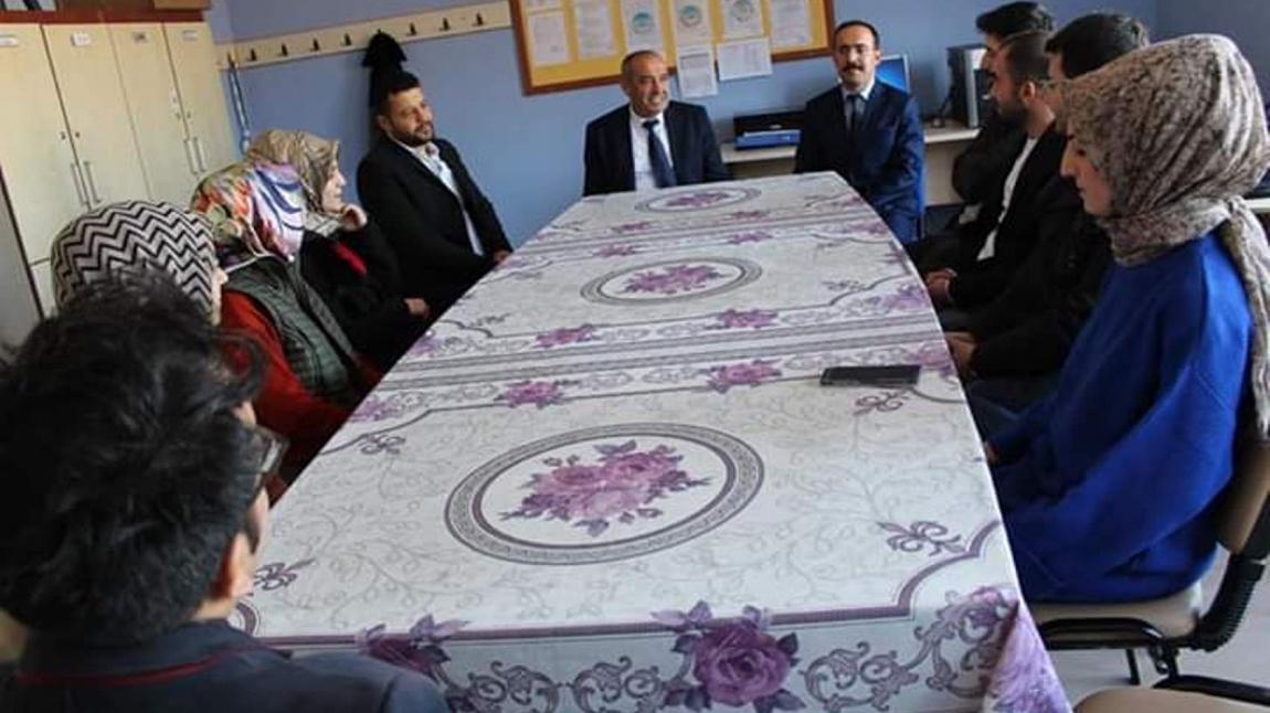 Boğazlıyan Belediye Başkan Yardımcısı Feramuz BOZOĞLU Öğretmenler Gününü Tebrik Etti 